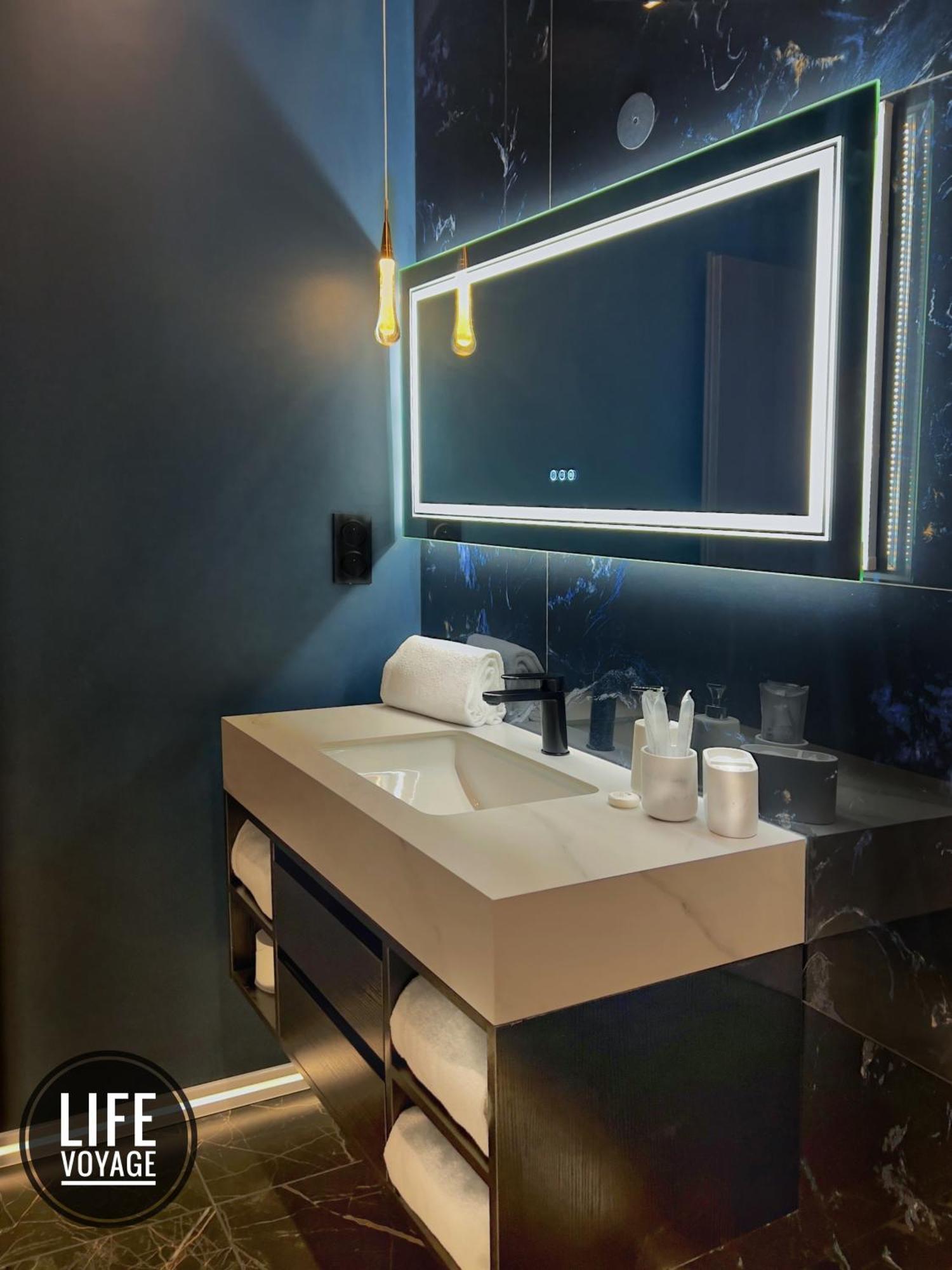 Life Voyage & Spa - Strasbourg'S City Center Luxury Experience Room photo